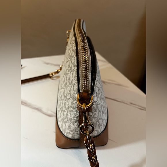 Michael Kors Jet Set Charm Crossbody - Picture 5 of 8